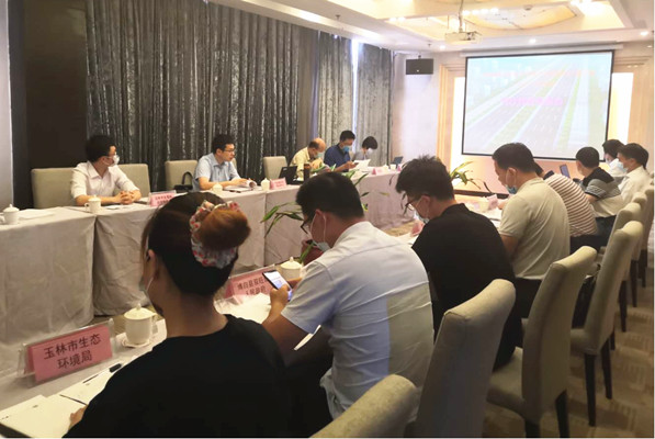 自治区尊龙凯时-人生就是搏!中心组织召开《G241博白松旺至龙潭产业园改扩建工程（白平产业园段）可行性研究报告》评估会议
