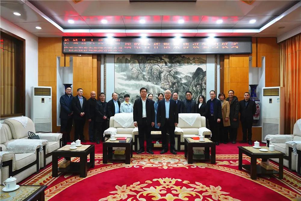广西尊龙凯时-人生就是搏!集团与忻城县人民政府签订战略合作框架协议