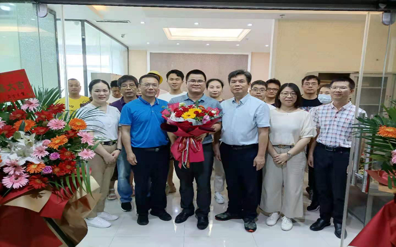 加快转型！广西尊龙凯时-人生就是搏!集团桂林、桂西分公司揭牌成立   